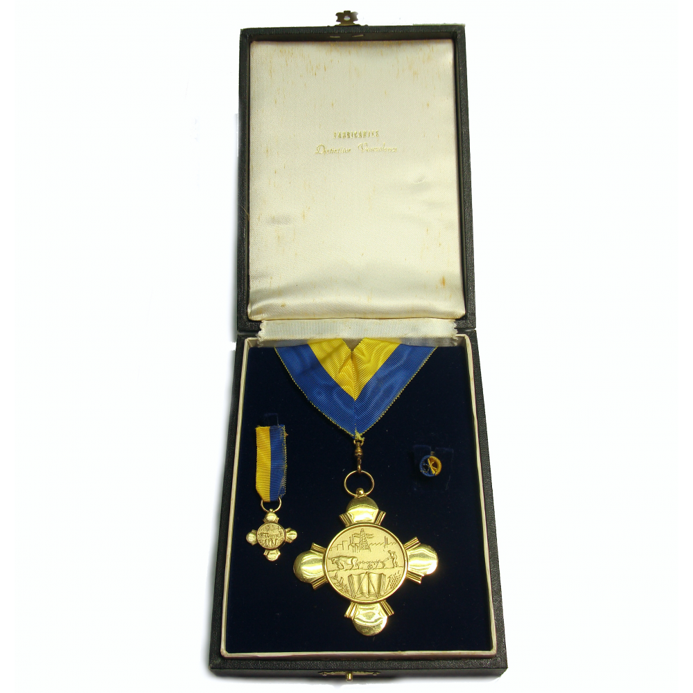 Condecoracion Orden Merito al Trabajo 1era Clase - Numisfila