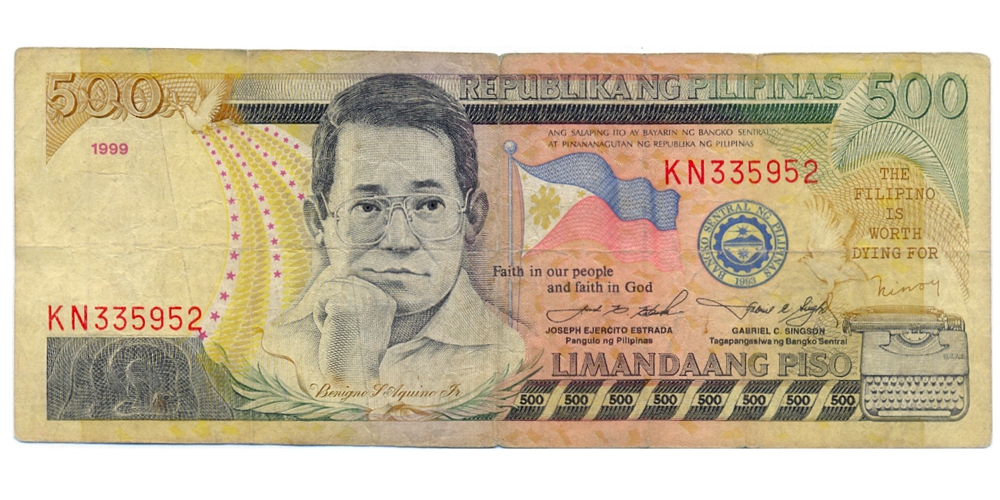 Billete Filipinas 500 Piso 1999 Benigno Aquino Jr - Numisfila